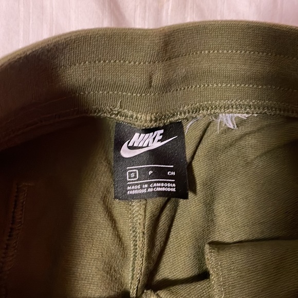 NIKE CLUB ALUMNI COTTON MENS SHORTS SZ SMALL 2 PAIRS - Picture 7 of 8